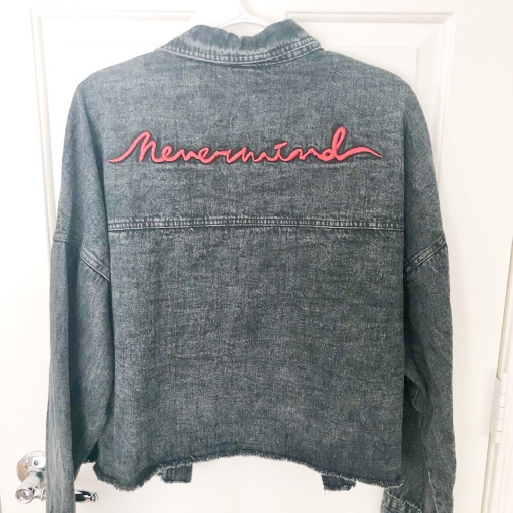 Embroidered Cropped Denim Jacket